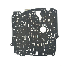Load image into Gallery viewer, Suitable for 4T65E GM auto auto transmission fittings valve body bulkhead 305321-T