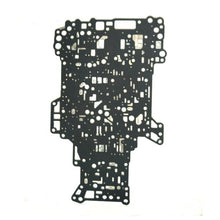 Load image into Gallery viewer, Suitable for AA80E Toyota Lexus auto transmission accessory valve body divider 208321-T